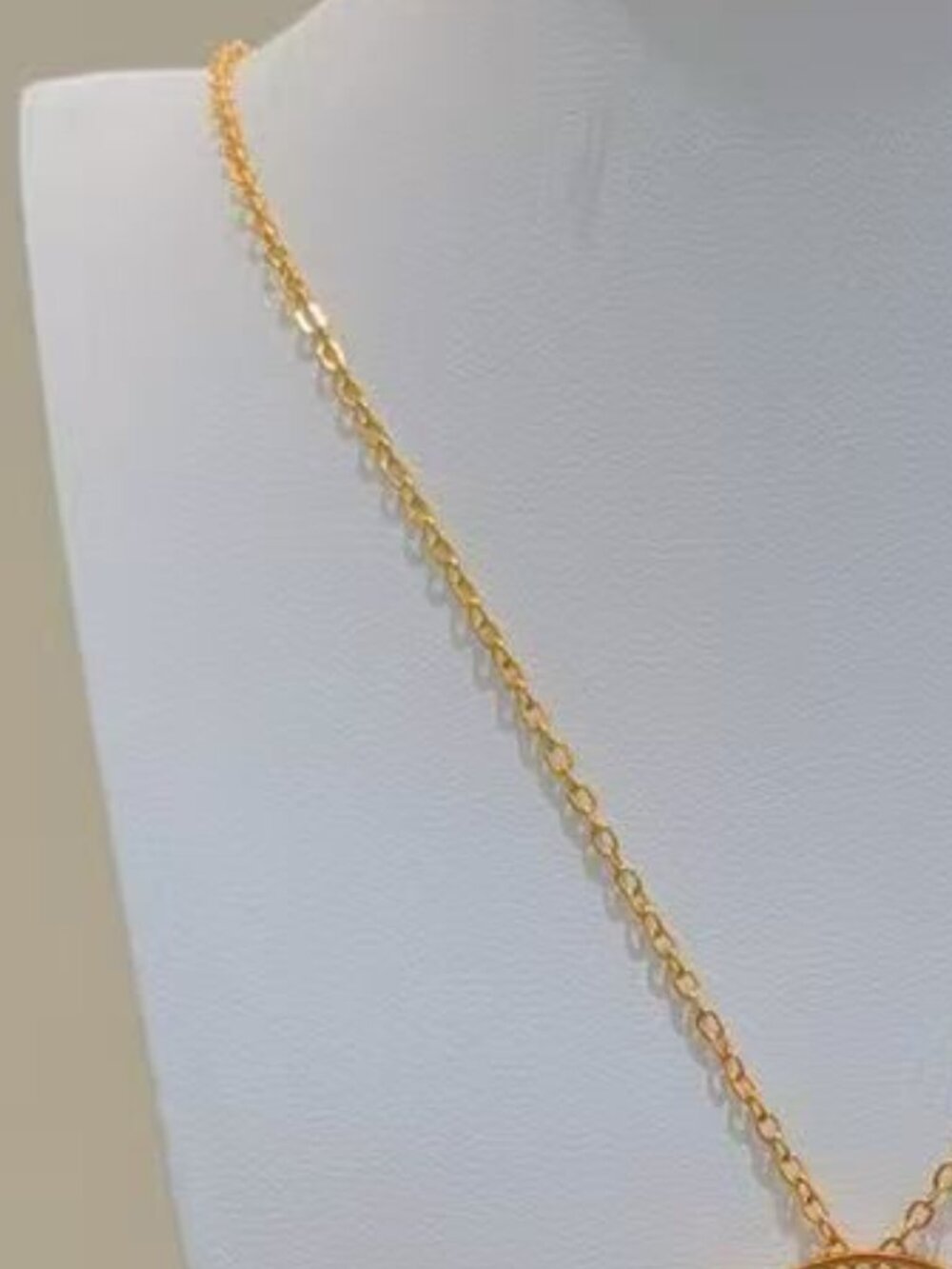 Gold Crystal Circle Pendant Necklace Minimalist Round Charm Elegant Jewelry - Picture 3 of 3